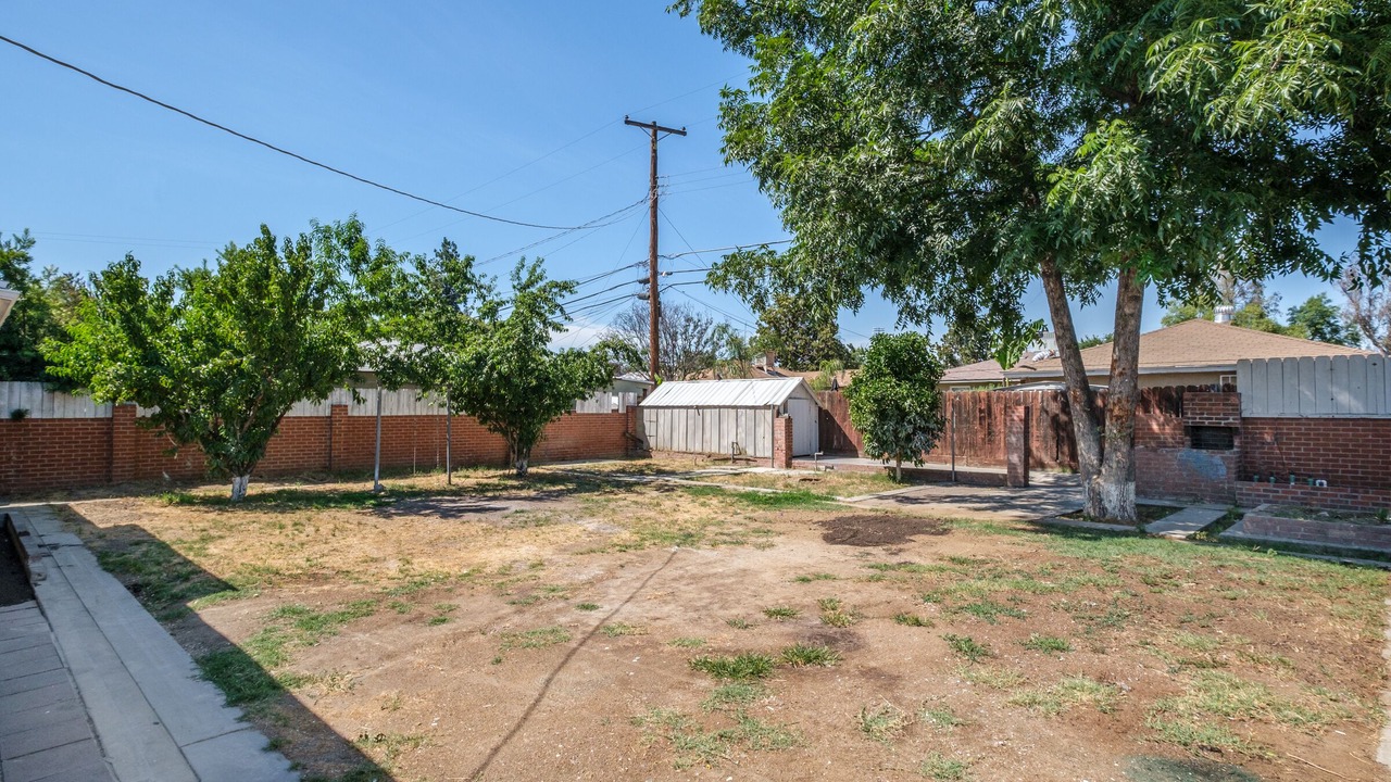 Photo of Outdoor in Raisin
