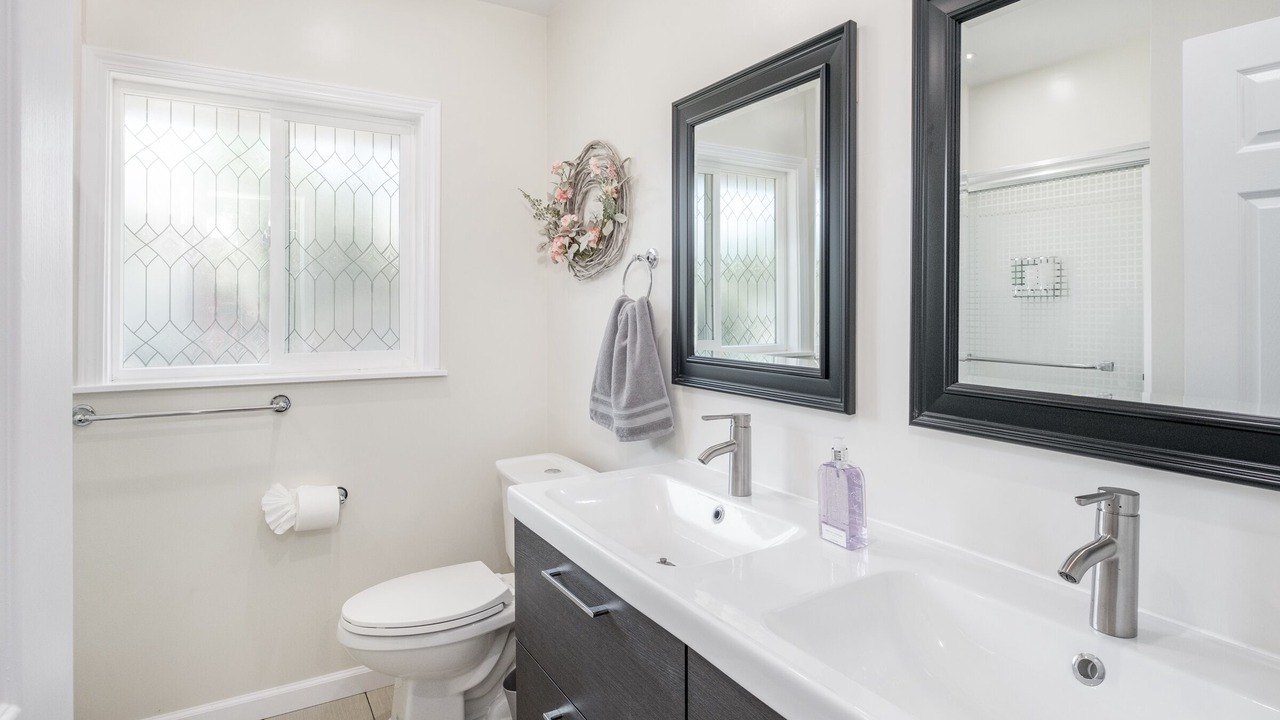 Photo of Bathroom in Raisin