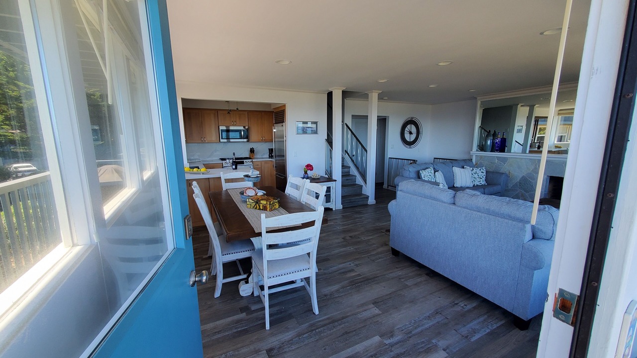 Photo of Livingroom in Downtown Monterey