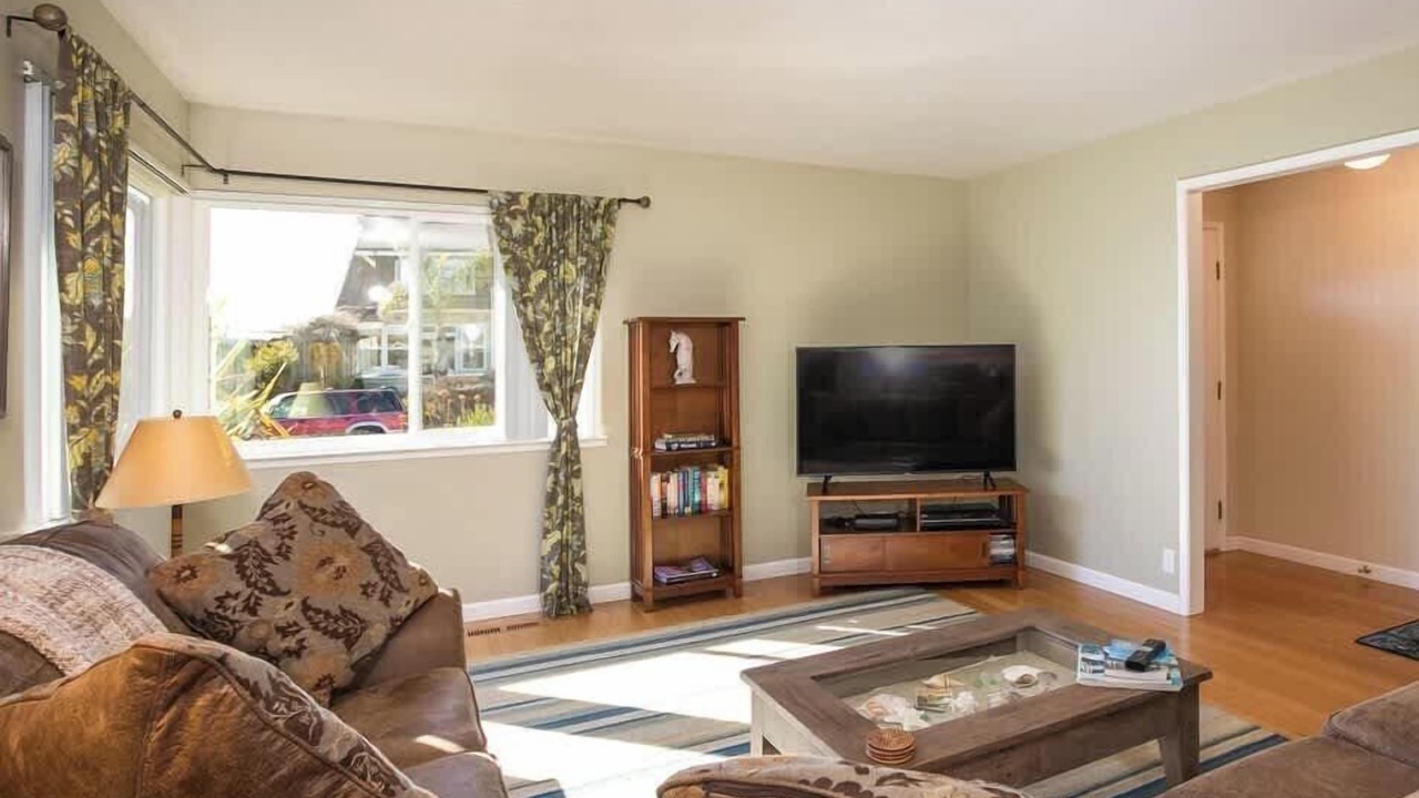 Photo of Livingroom in Westside Santa Cruz