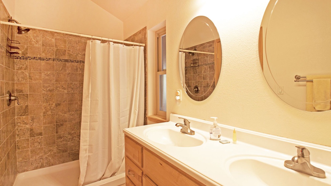 Photo of Bathroom in Sunnyside