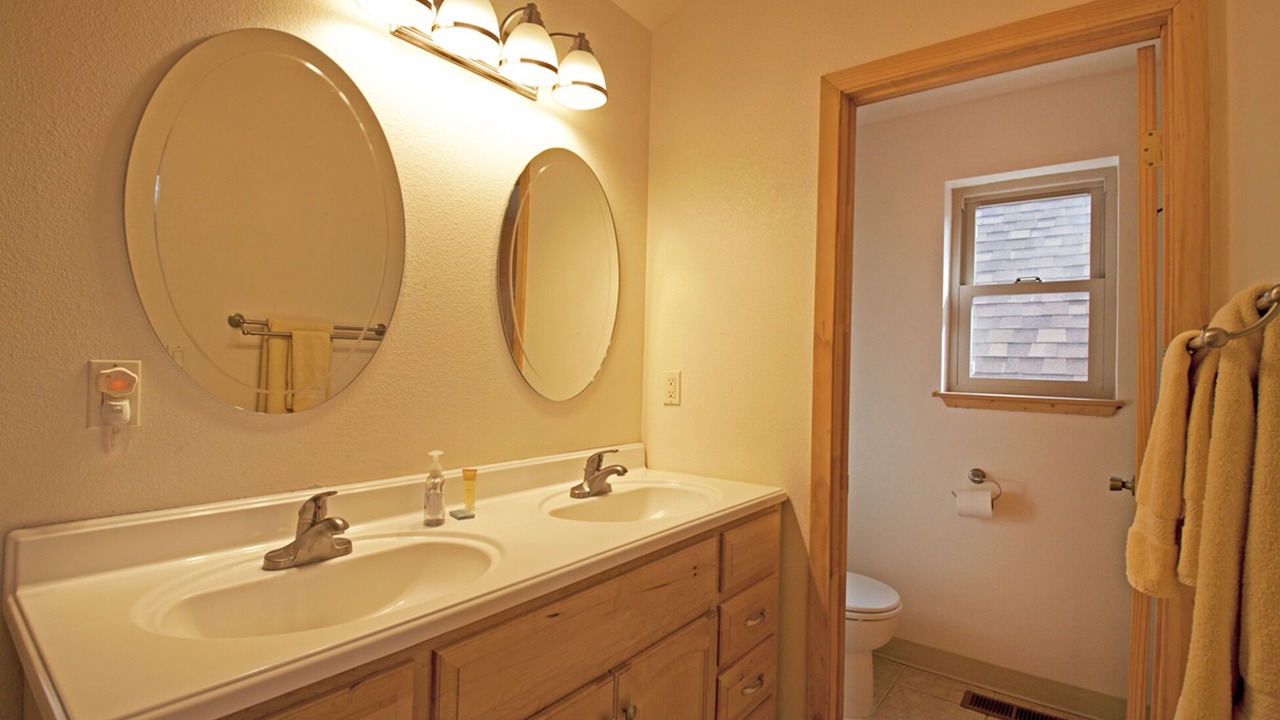 Photo of Bathroom in Sunnyside
