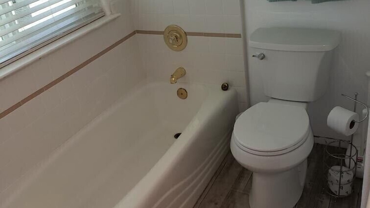 Photo of Bathroom in Marine Terrace