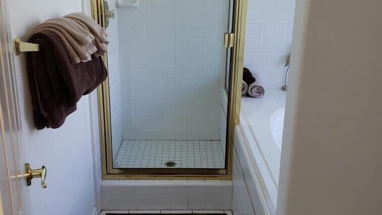 Photo of Bathroom in Marine Terrace