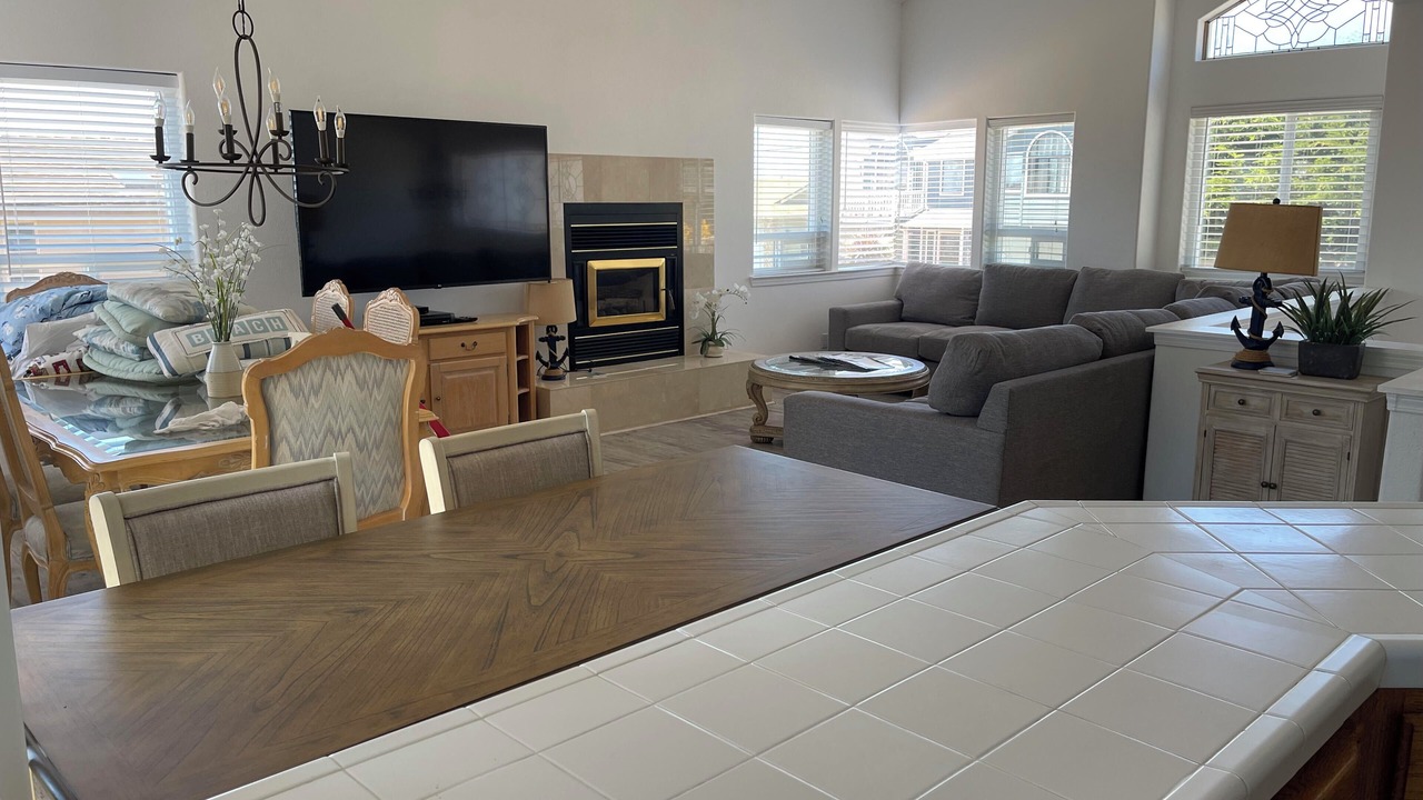 Photo of Livingroom in Marine Terrace