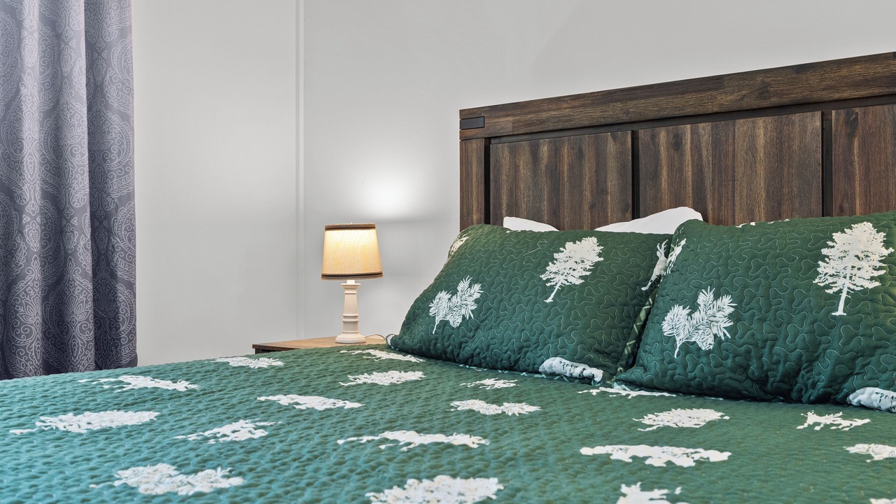 Photo of Bedroom in Walker