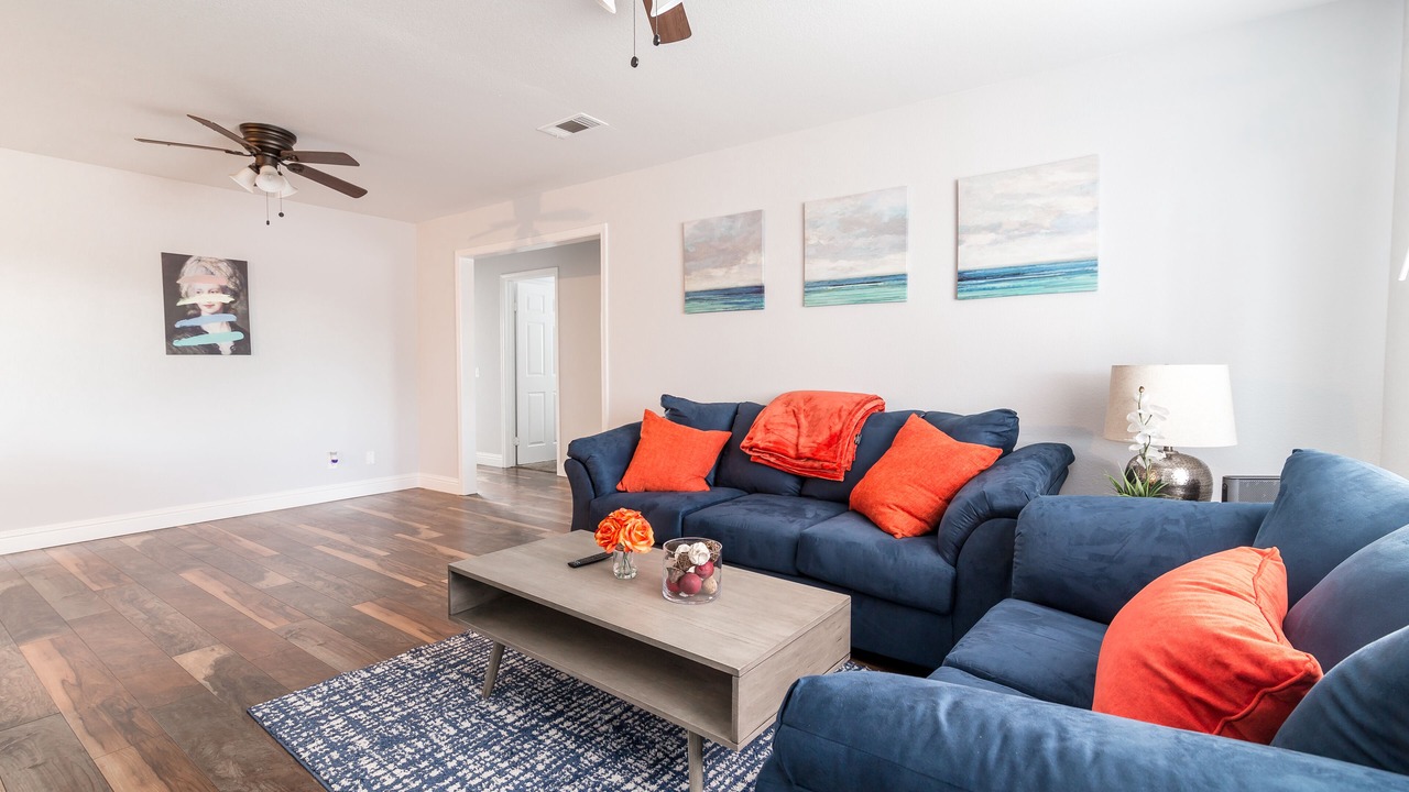 Photo of Livingroom in Parkway-South Sacramento