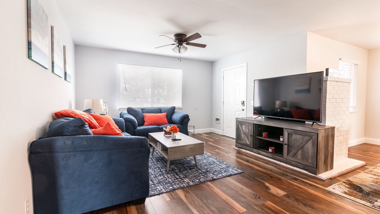 Photo of Livingroom in Parkway-South Sacramento