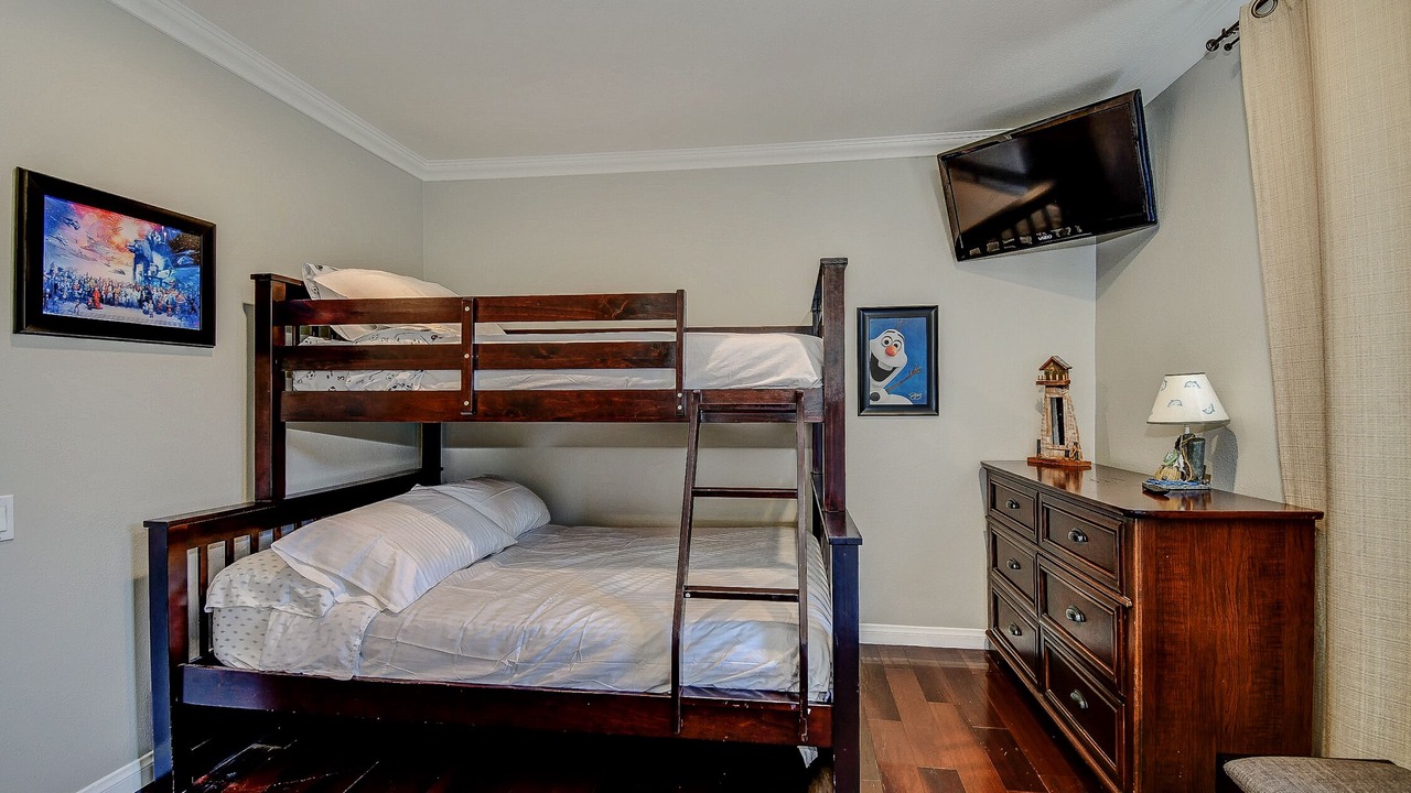 Photo of Bedroom in Hermosa Village