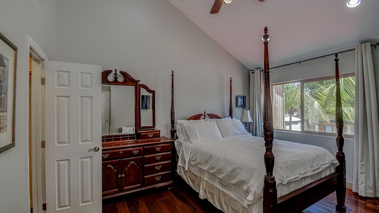 Photo of Bedroom in Hermosa Village