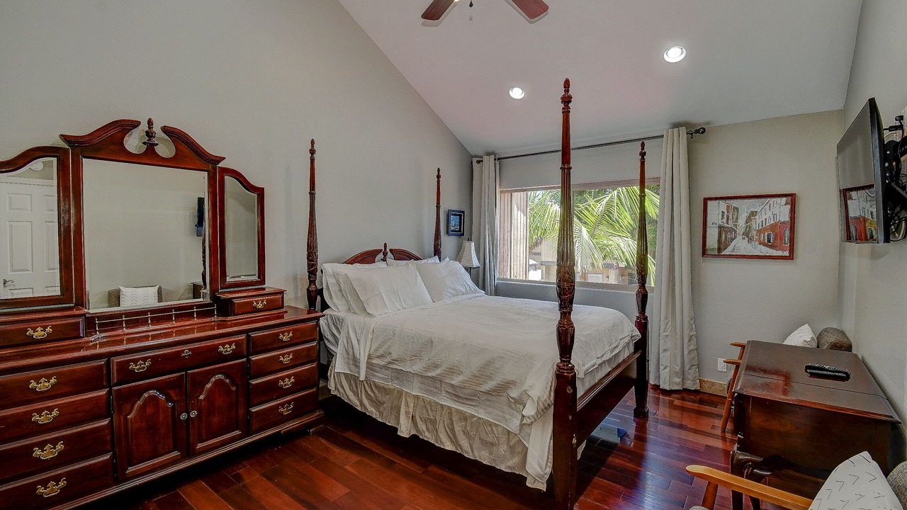 Photo of Bedroom in Hermosa Village