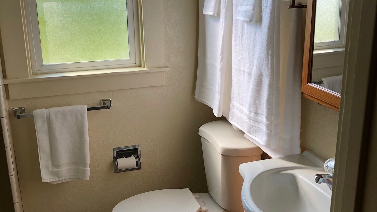 Photo of Bathroom in Chowchilla