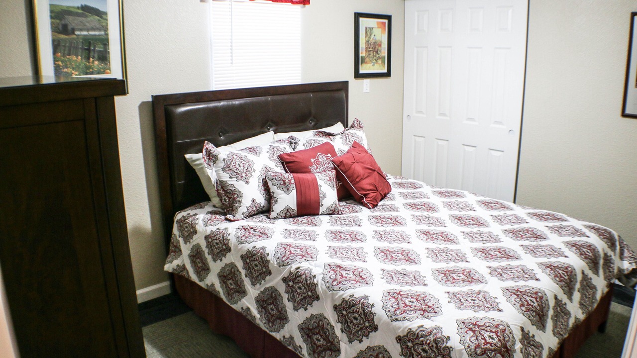 Photo of Bedroom in Lovelock