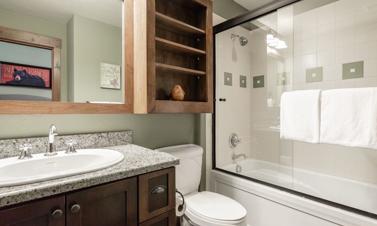 Photo of Bathroom in Woodwinds