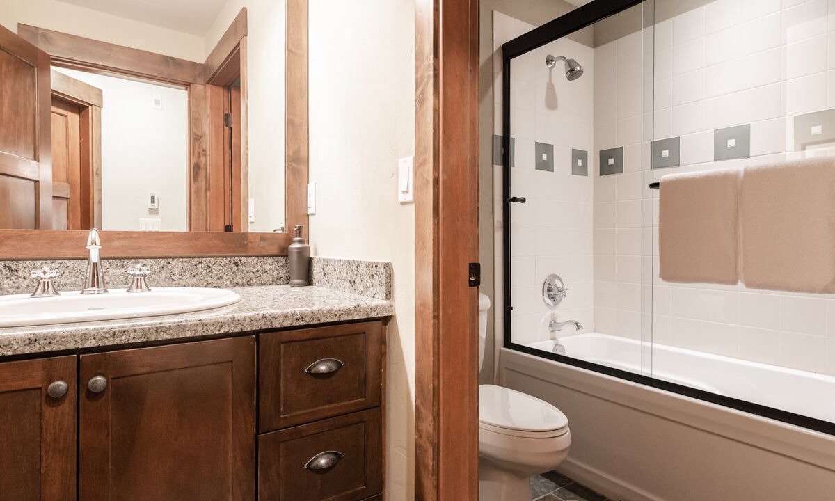 Photo of Bathroom in Woodwinds