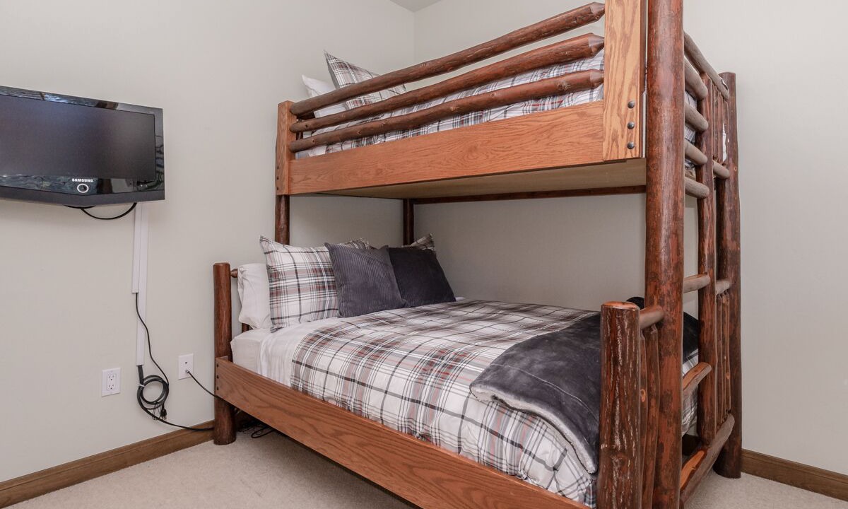Photo of Bedroom in Woodwinds