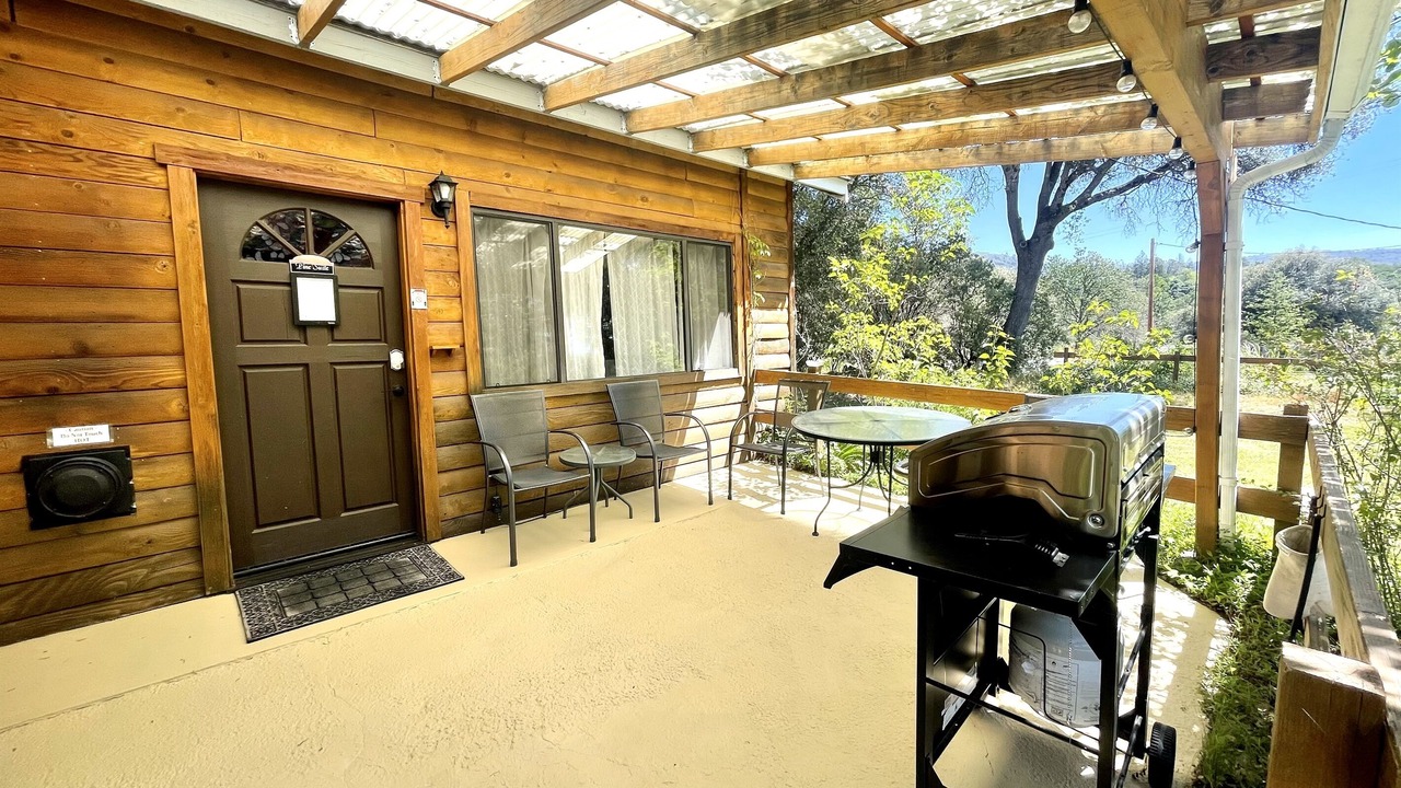 Photo of Patio Balcony in Ahwahnee