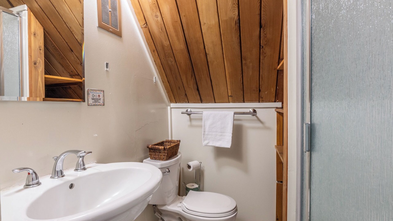Photo of Bathroom in Mammoth Lakes