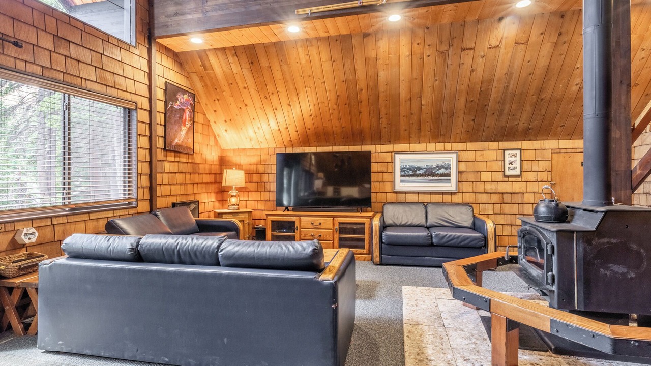 Photo of Bedroom in Mammoth Lakes