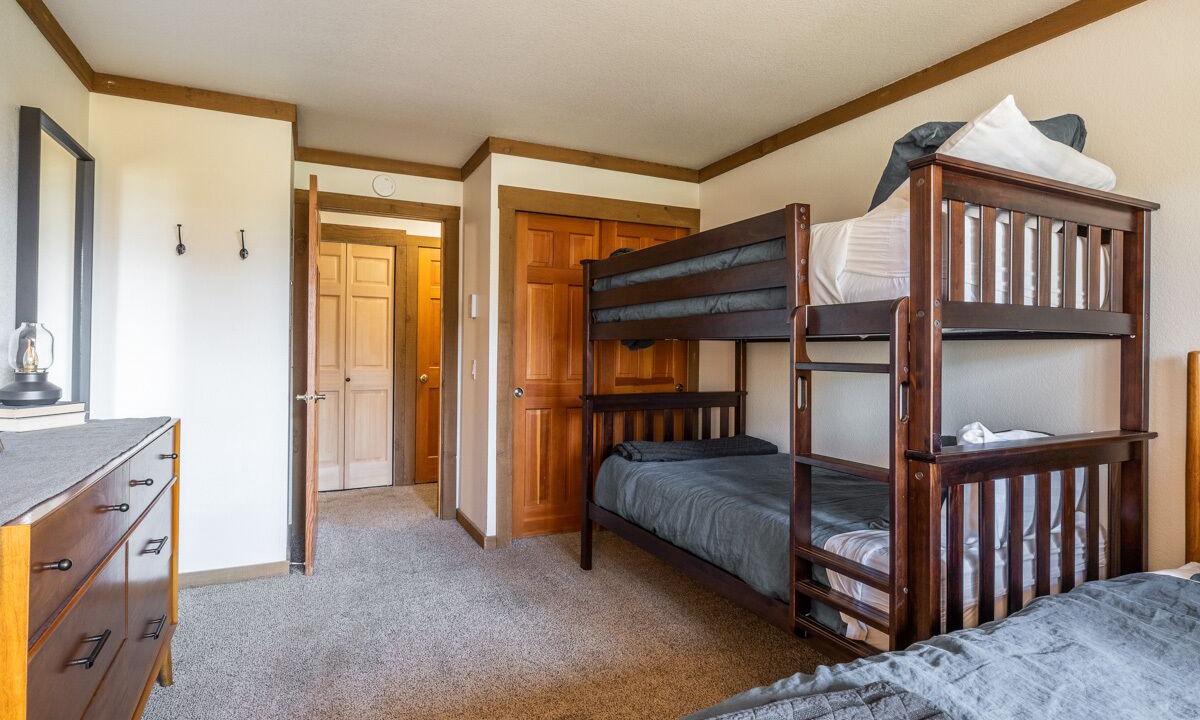 Photo of Bedroom in Mammoth Lakes