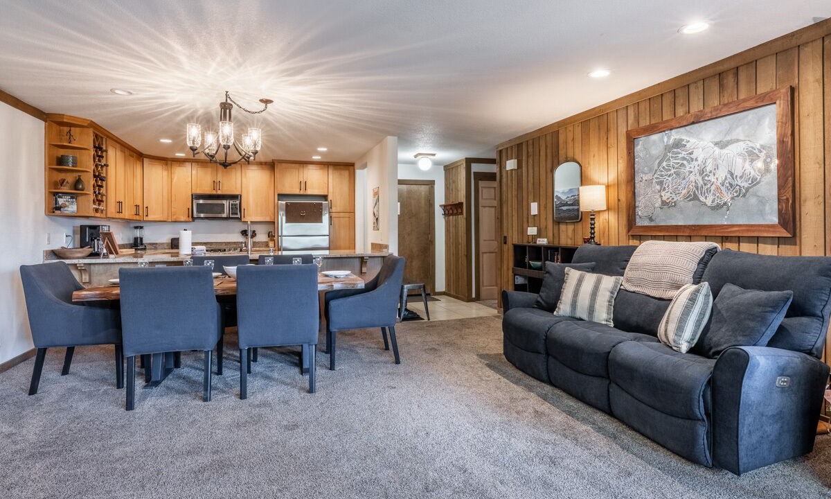 Photo of Livingroom in Mammoth Lakes