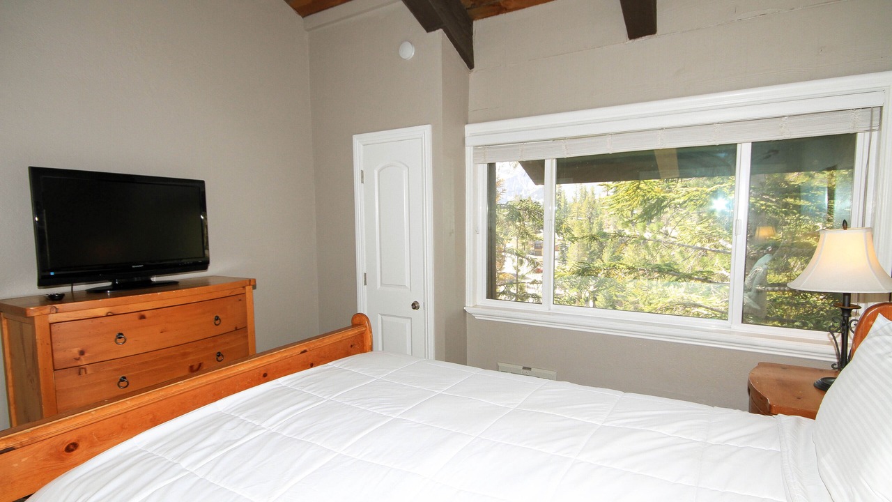 Photo of Bedroom in Mammoth Lakes