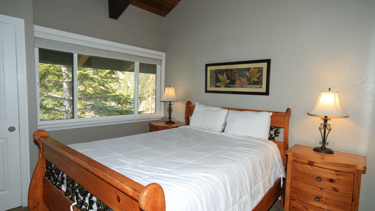 Photo of Bedroom in Mammoth Lakes