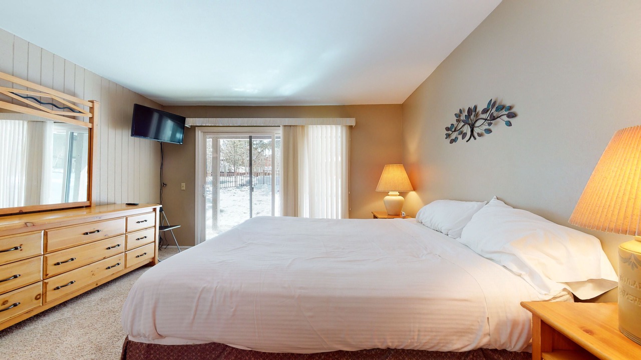 Photo of Bedroom in Mammoth Lakes