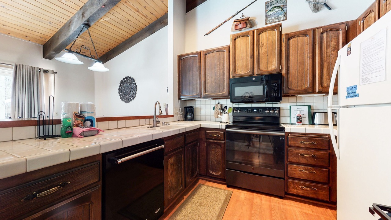 Photo of Kitchen in Mammoth Lakes