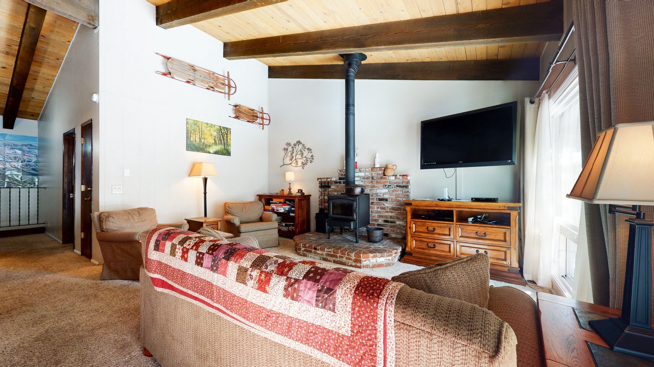 Photo of Livingroom in Mammoth Lakes