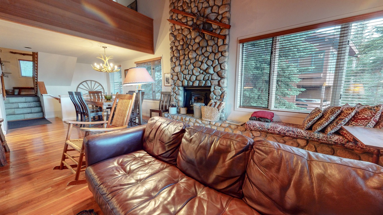 Photo of Livingroom in Mammoth Lakes