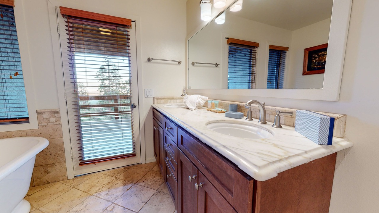 Photo of Bathroom in Mammoth Lakes