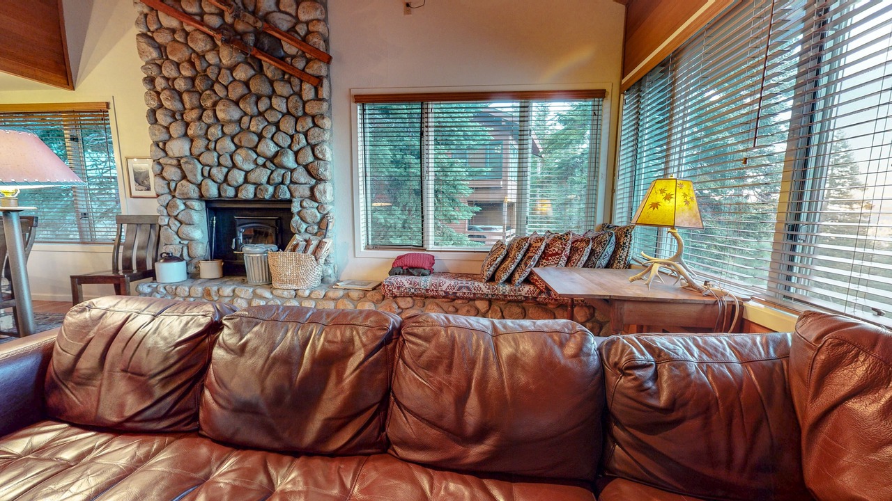 Photo of Livingroom in Mammoth Lakes