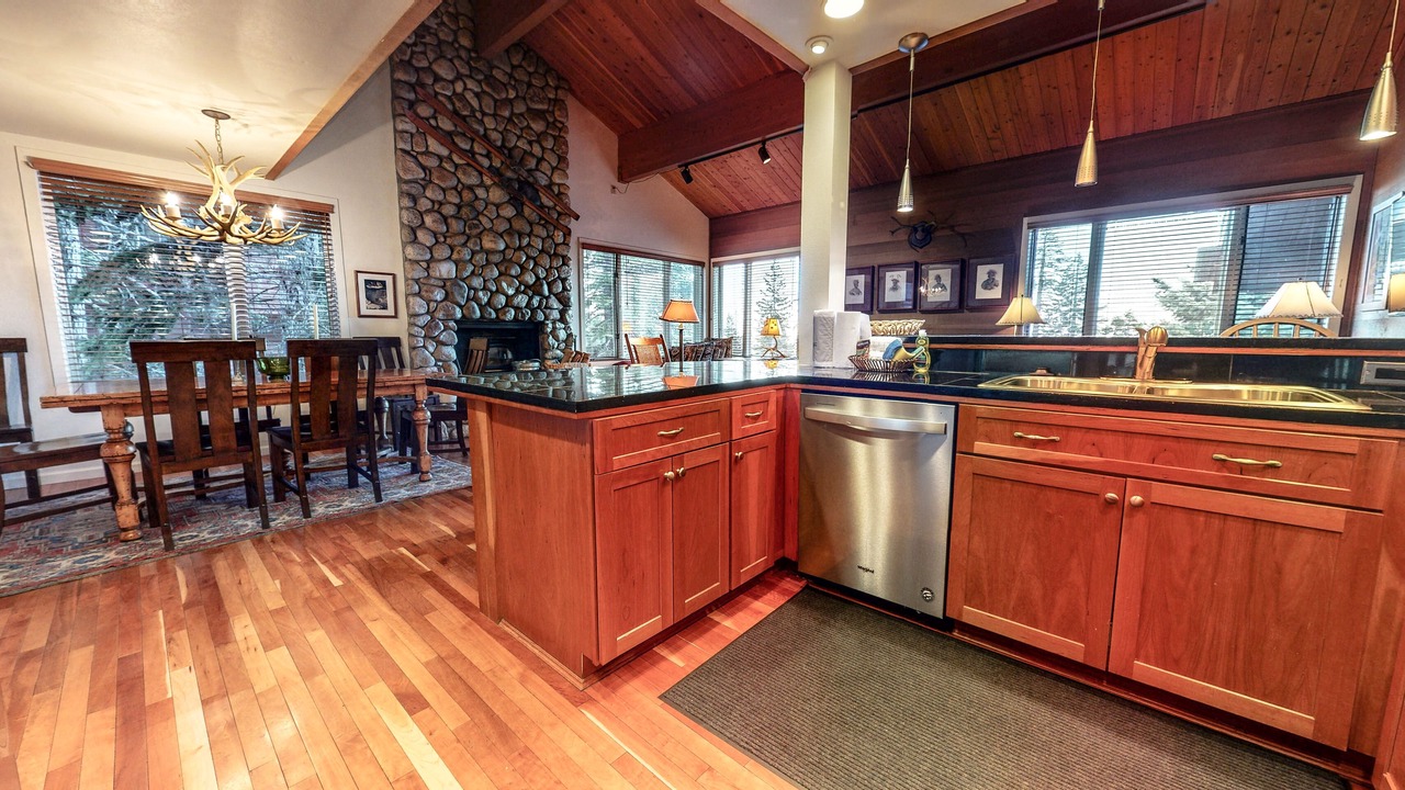 Photo of Kitchen in Mammoth Lakes