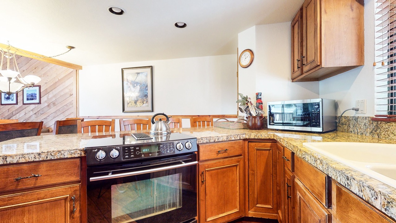 Photo of Kitchen in Mammoth Lakes