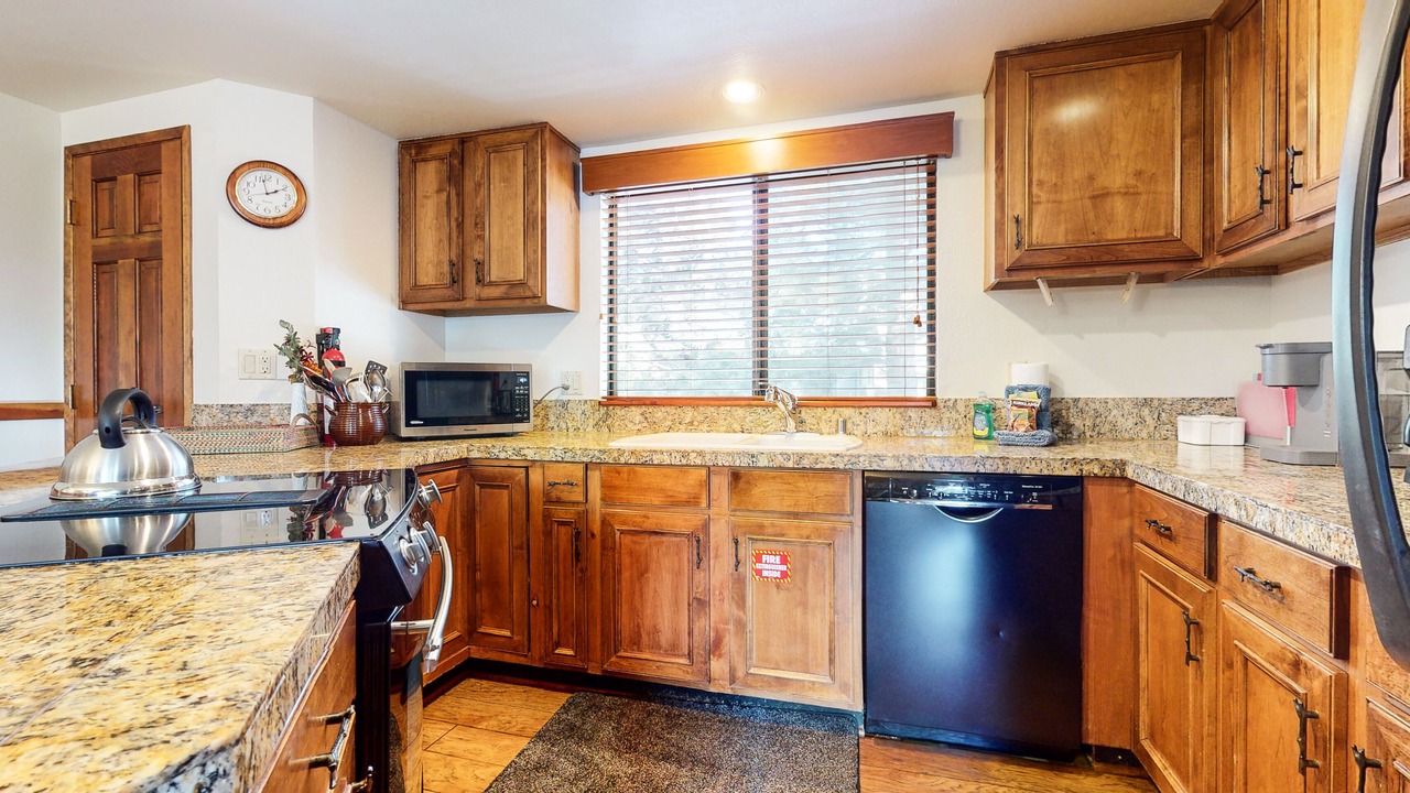 Photo of Kitchen in Mammoth Lakes