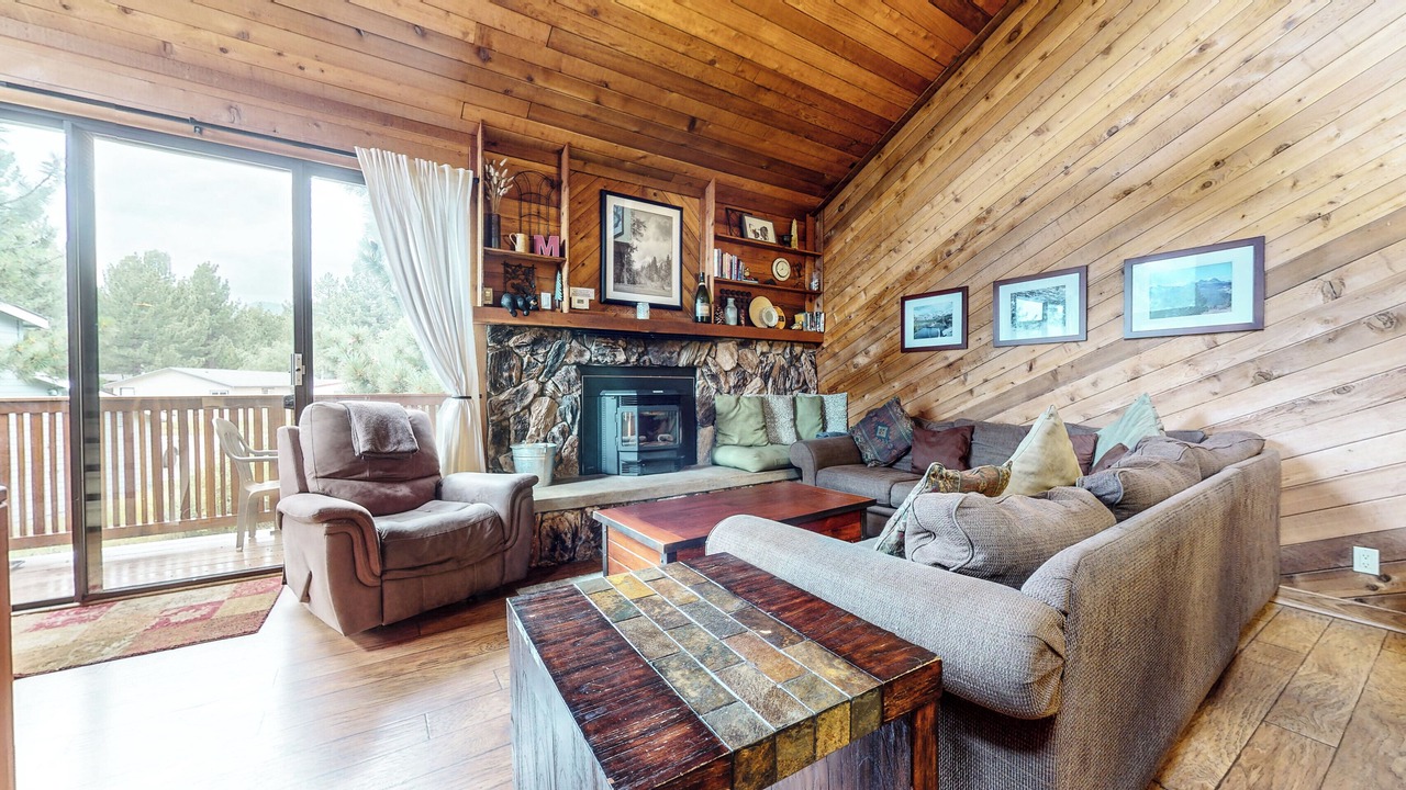 Photo of Livingroom in Mammoth Lakes