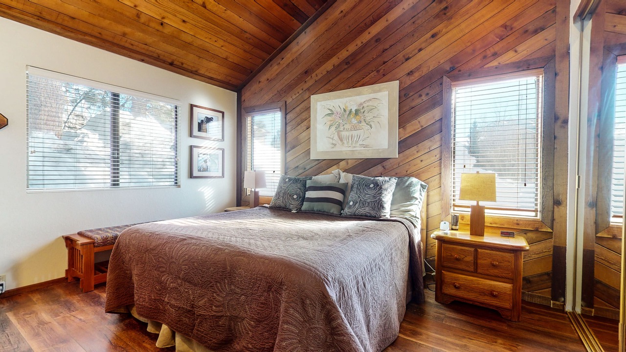 Photo of Bedroom in Mammoth Lakes