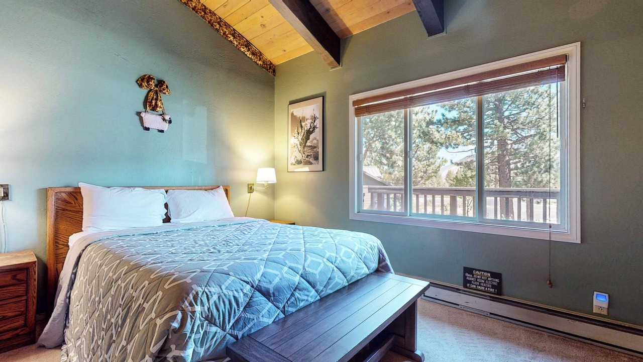 Photo of Bedroom in Mammoth Lakes
