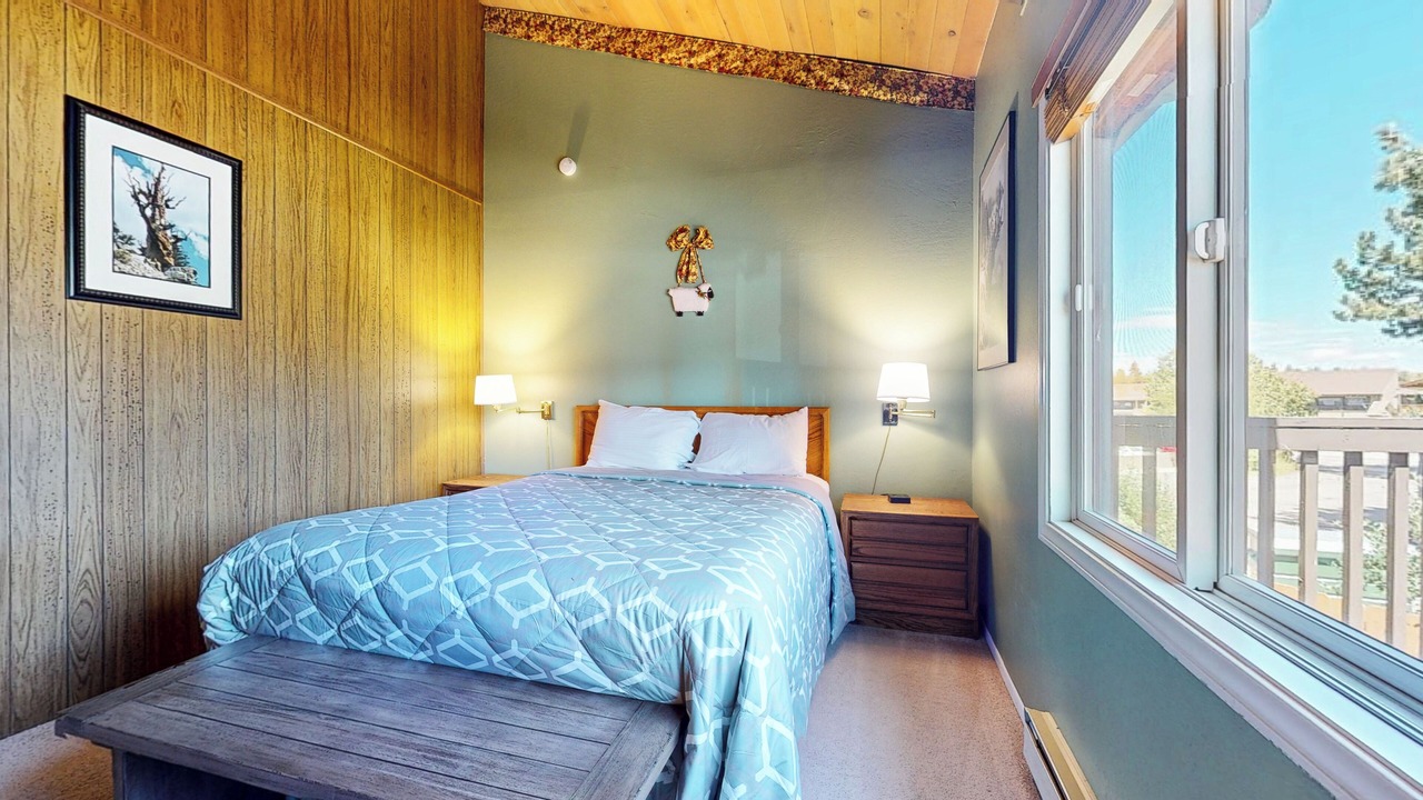 Photo of Bedroom in Mammoth Lakes