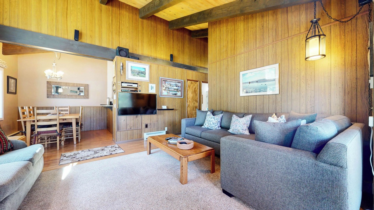 Photo of Livingroom in Mammoth Lakes