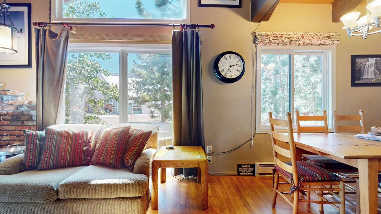 Photo of Livingroom in Mammoth Lakes