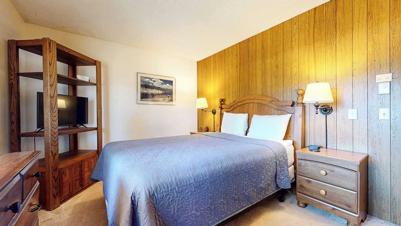 Photo of Bedroom in Mammoth Lakes