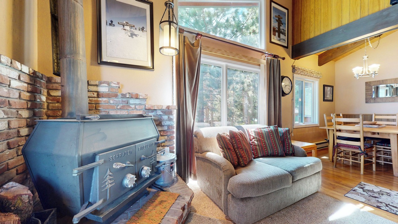 Photo of Livingroom in Mammoth Lakes