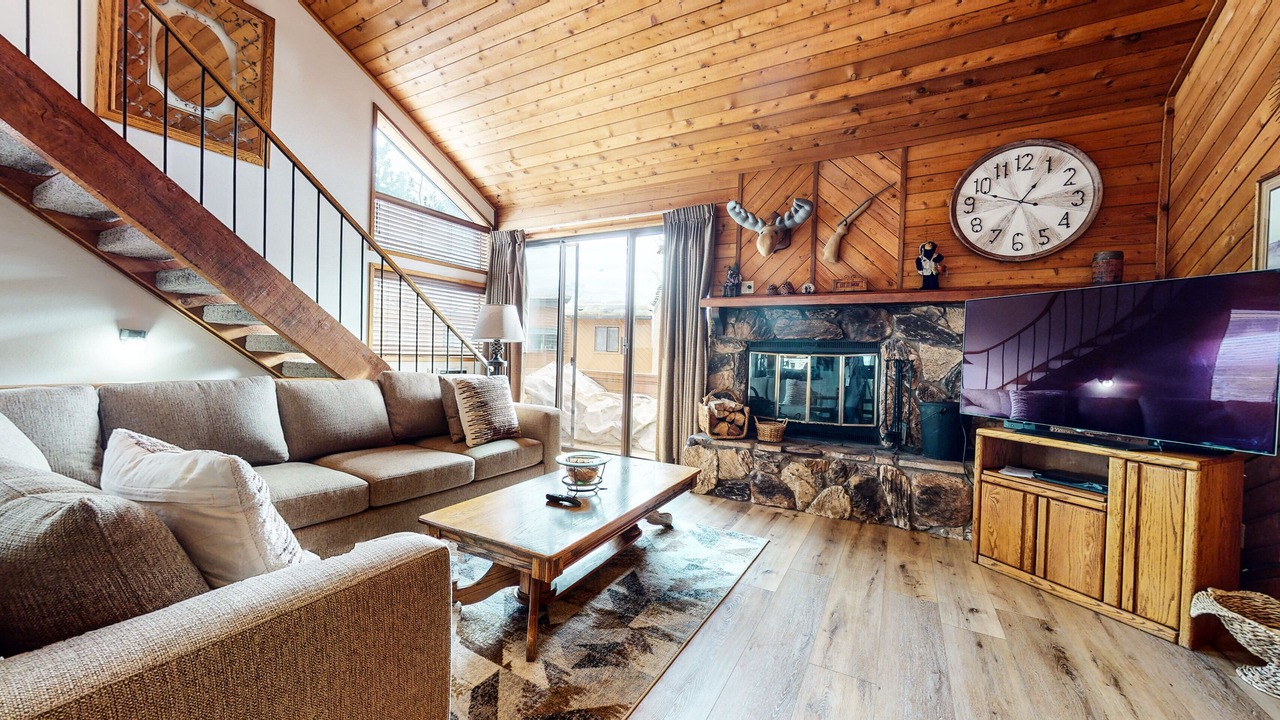 Photo of Livingroom in Mammoth Lakes