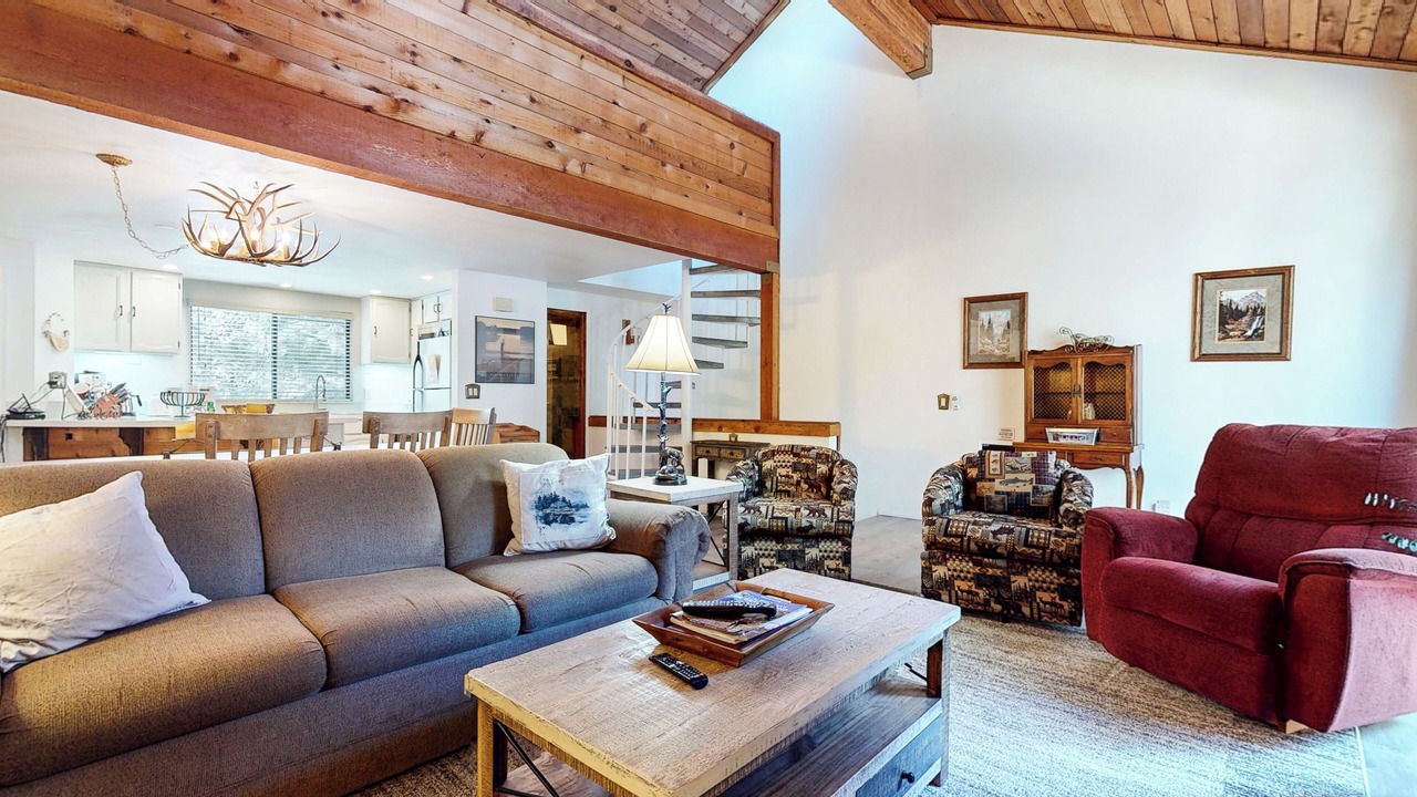 Photo of Livingroom in Mammoth Lakes