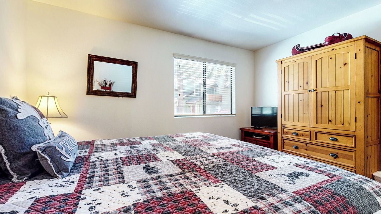 Photo of Bedroom in Mammoth Lakes