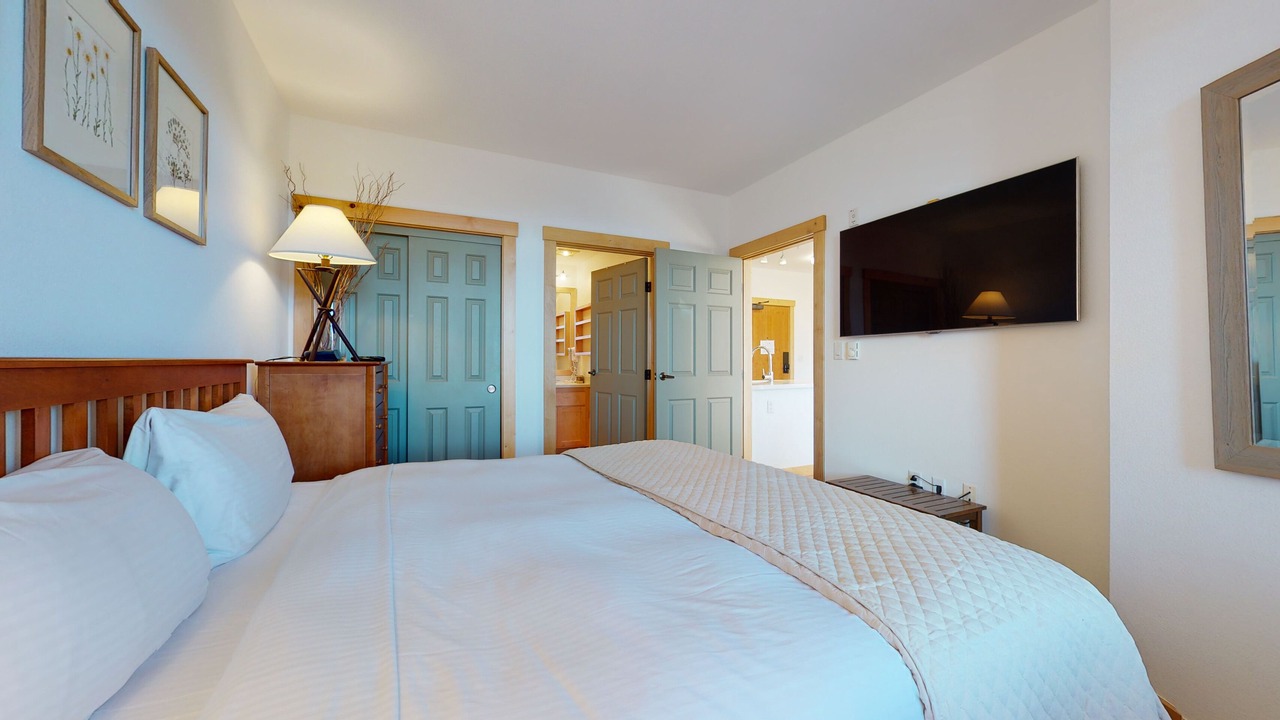 Photo of Bedroom in Mammoth Lakes