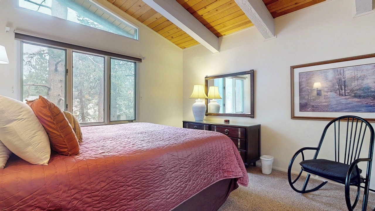 Photo of Bedroom in Mammoth Lakes