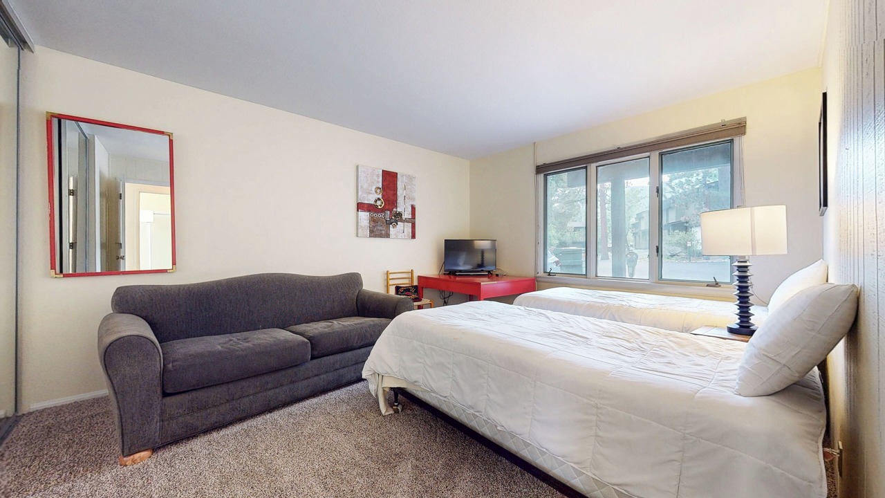 Photo of Bedroom in Mammoth Lakes